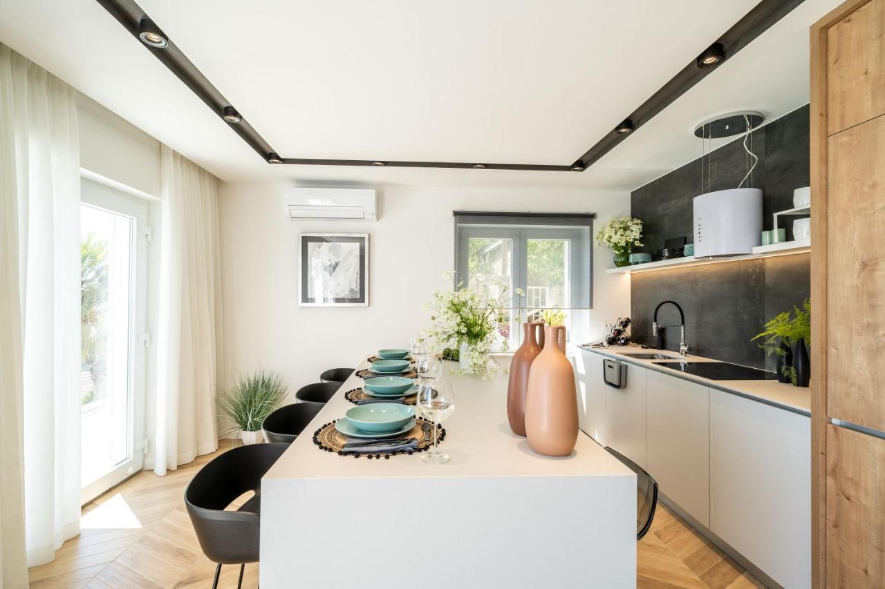 Gorgeous Ground Floor W/ Minipool & Patio Appartement Dubrovnik Buitenkant foto